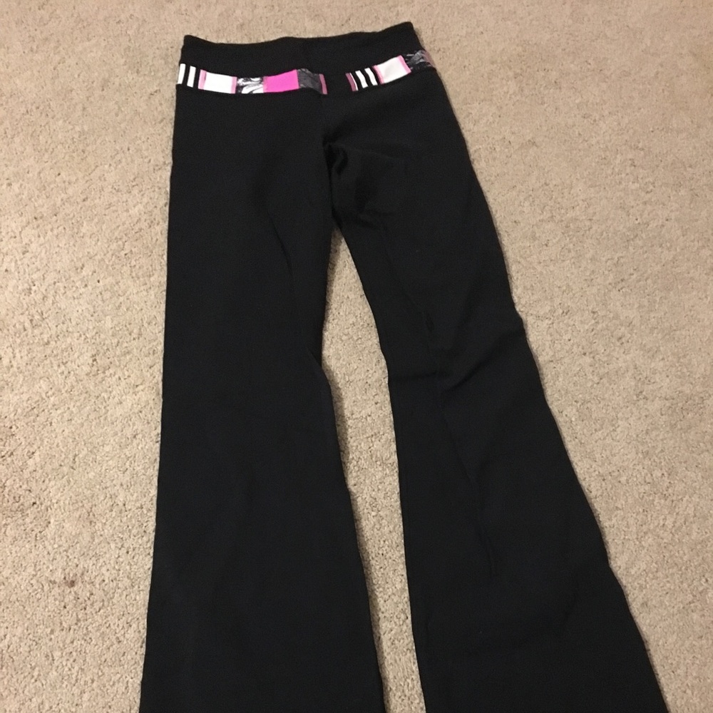 Lululemon Groove Pants size 4 tall.